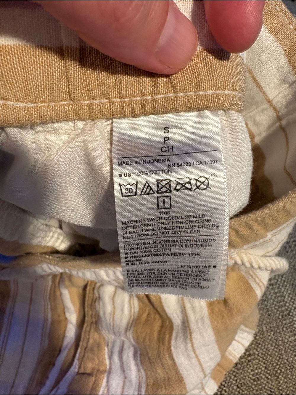 Old Navy Tan & White Striped Drawstring Shorts Size S - Picture 4 of 4